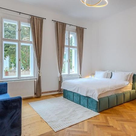 Апартаменты Gb4 By Rentable Брашов Экстерьер фото